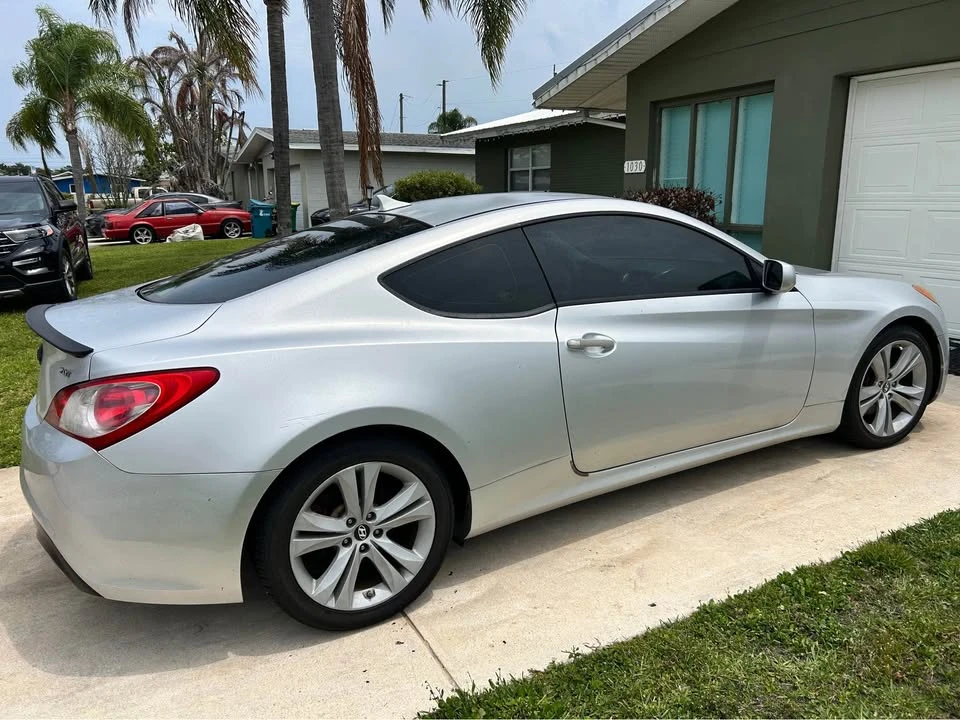 2012 Hyundai Genesis Coupe - Image 17 of 19