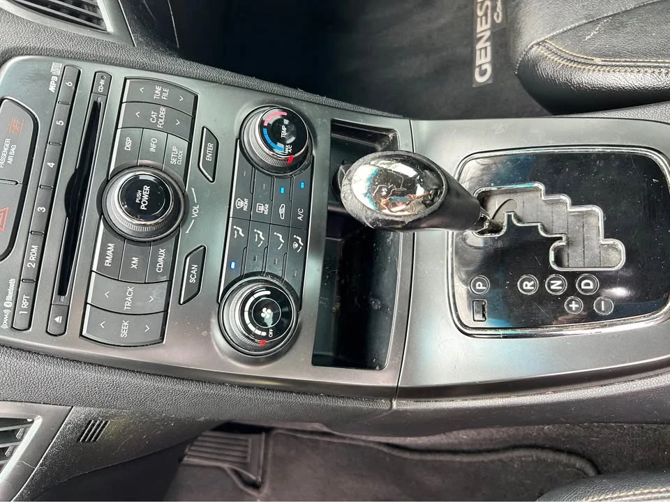 2012 Hyundai Genesis Coupe - Image 9 of 19