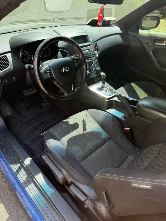 2012 Hyundai Genesis Coupe - Image 6 of 9
