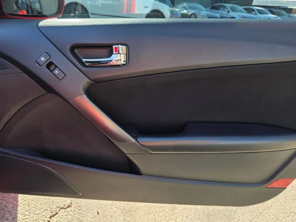 2012 Hyundai Genesis Coupe - Image 14 of 17
