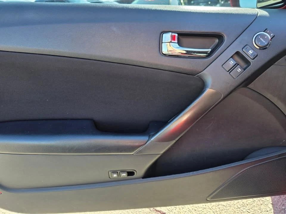 2012 Hyundai Genesis Coupe - Image 13 of 17