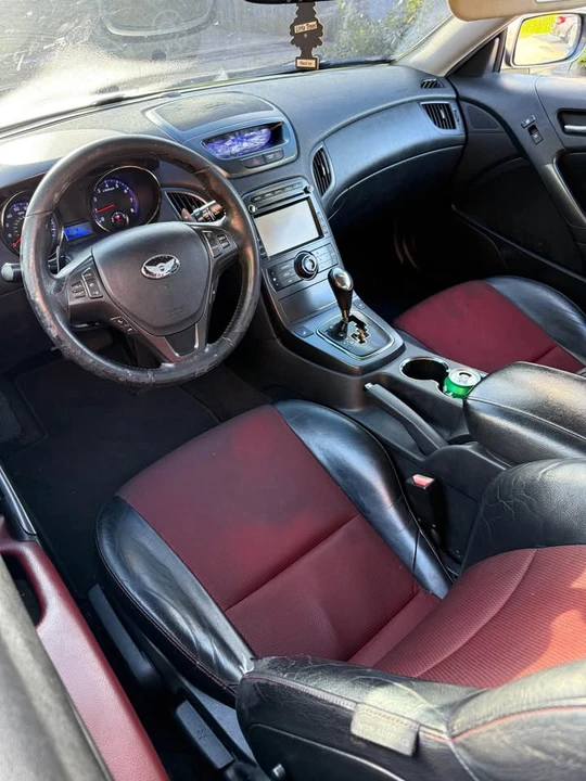 2012 Hyundai Genesis Coupe - Image 11 of 13