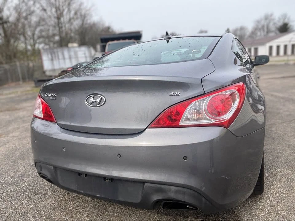 2012 Hyundai Genesis Coupe - Image 16 of 20