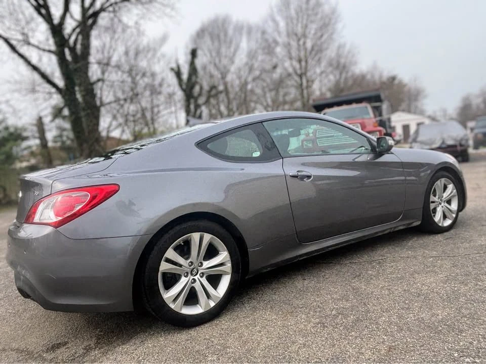 2012 Hyundai Genesis Coupe - Image 15 of 20