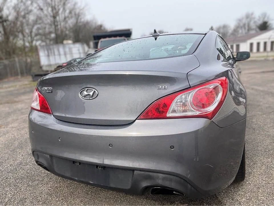 2012 Hyundai Genesis Coupe - Image 15 of 20