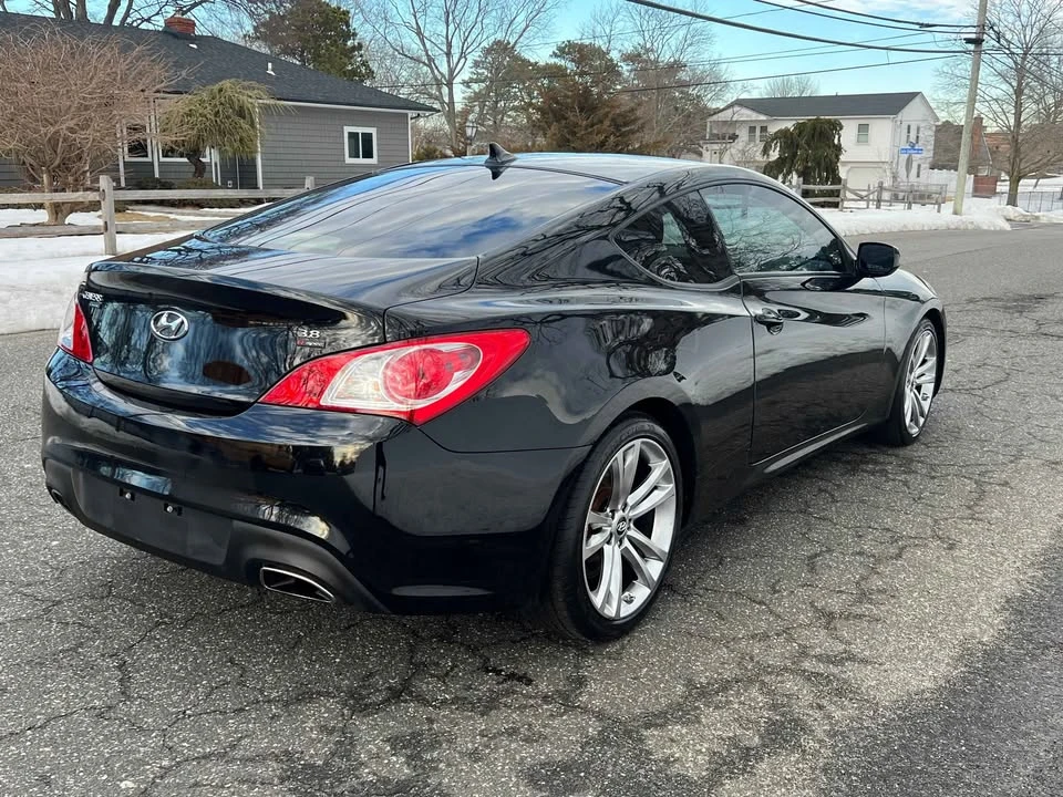 2012 Hyundai Genesis Coupe - Image 2 of 18