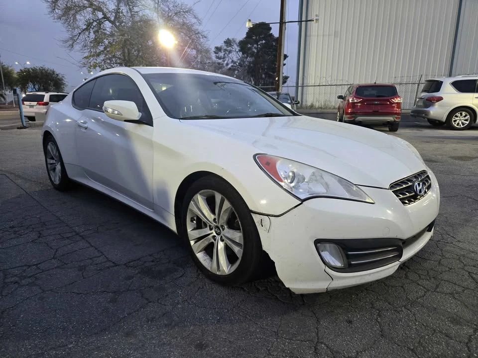 2012 Hyundai Genesis Coupe - Image 5 of 8