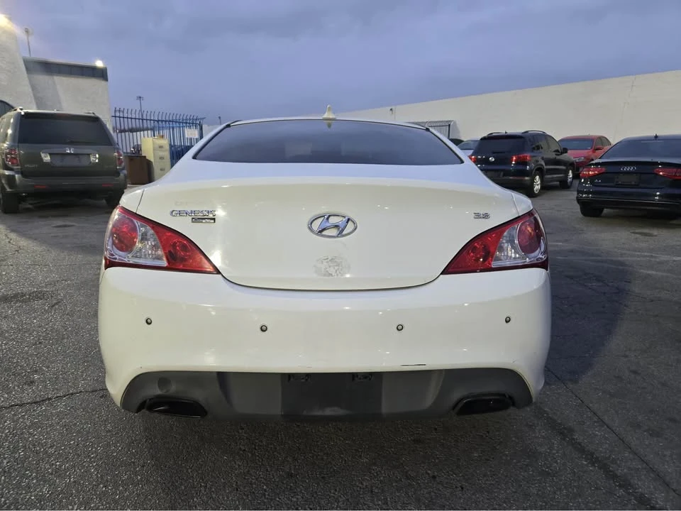 2012 Hyundai Genesis Coupe - Image 7 of 8