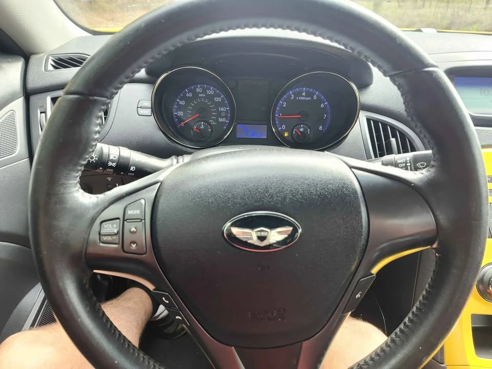 2012 Hyundai Genesis Coupe - Image 12 of 13