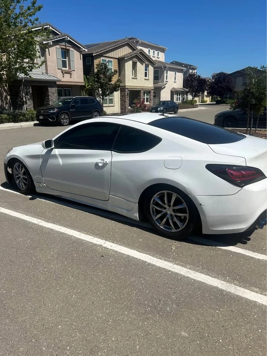2012 Hyundai Genesis Coupe - Image 2 of 4