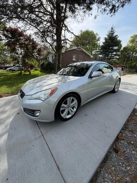 2012 Hyundai Genesis Coupe - Image 12 of 13