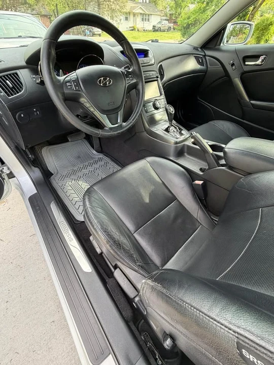 2012 Hyundai Genesis Coupe - Image 8 of 13