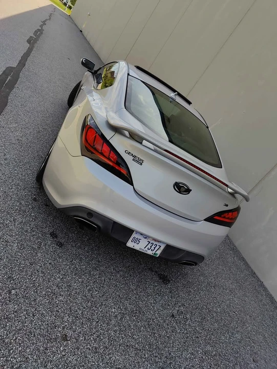 2012 Hyundai Genesis Coupe - Image 10 of 19
