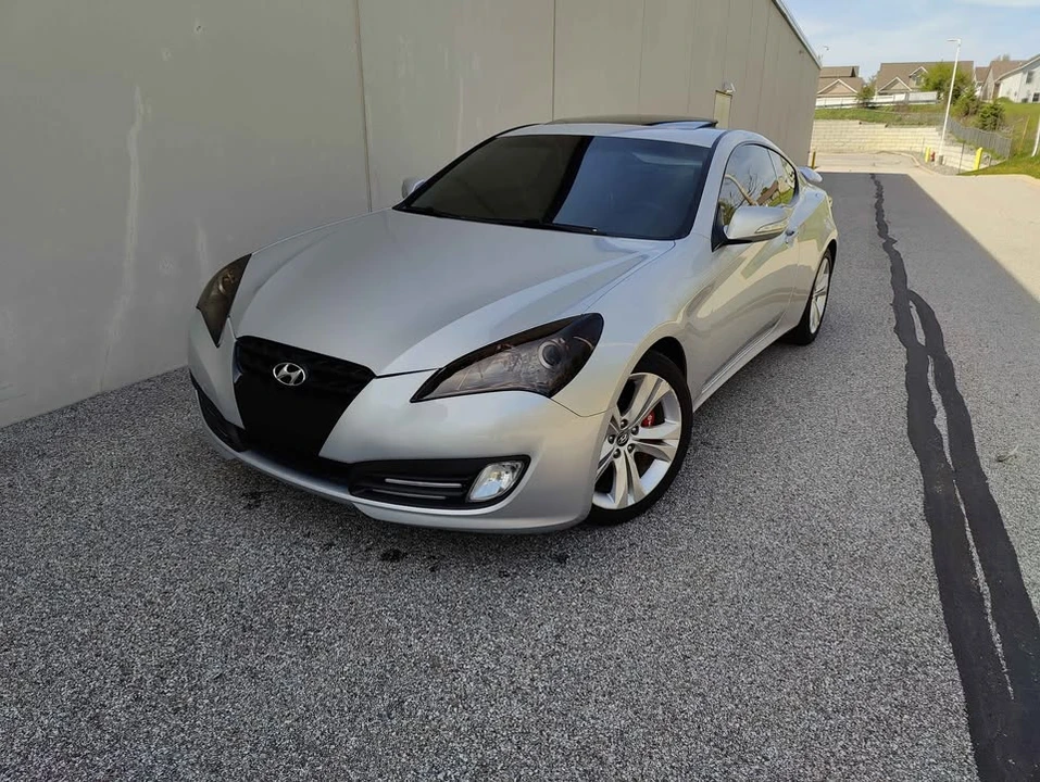 2012 Hyundai Genesis Coupe - Image 13 of 19