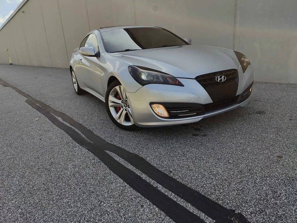 2012 Hyundai Genesis Coupe - Image 4 of 19
