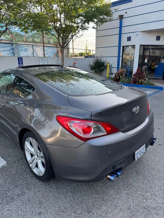 2012 Hyundai Genesis Coupe - Image 10 of 11