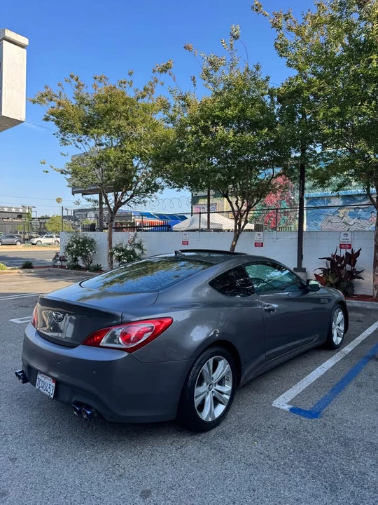 2012 Hyundai Genesis Coupe - Image 6 of 11
