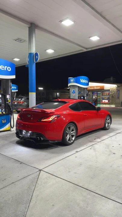 2012 Hyundai Genesis Coupe - Image 2 of 18