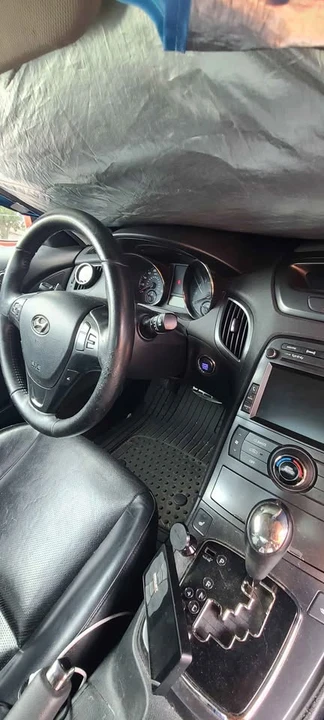 2012 Hyundai Genesis Coupe - Image 6 of 10