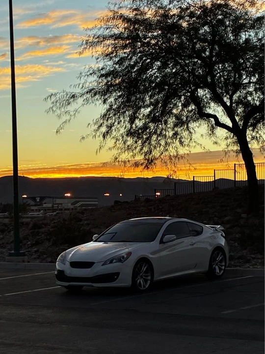2012 Hyundai Genesis Coupe - Image 17 of 18