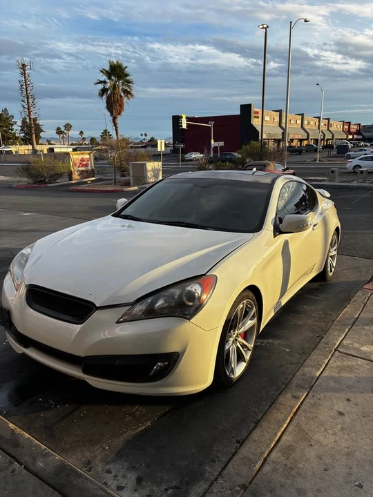 2012 Hyundai Genesis Coupe - Image 7 of 18