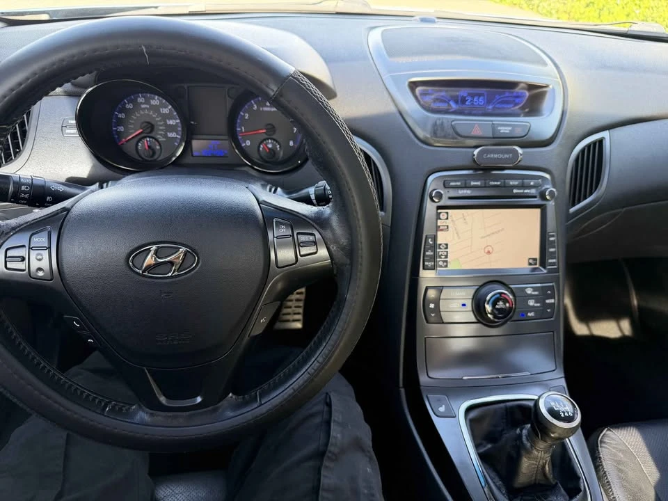 2012 Hyundai Genesis Coupe - Image 10 of 12