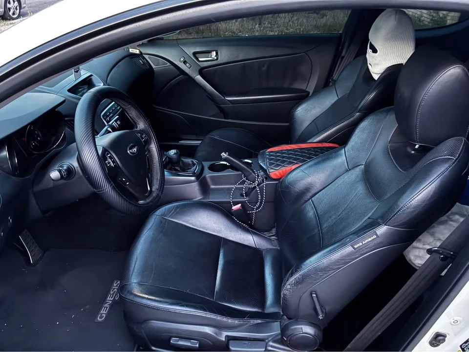 2012 Hyundai Genesis Coupe - Image 2 of 11