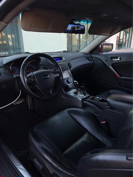 2012 Hyundai Genesis Coupe - Image 10 of 17