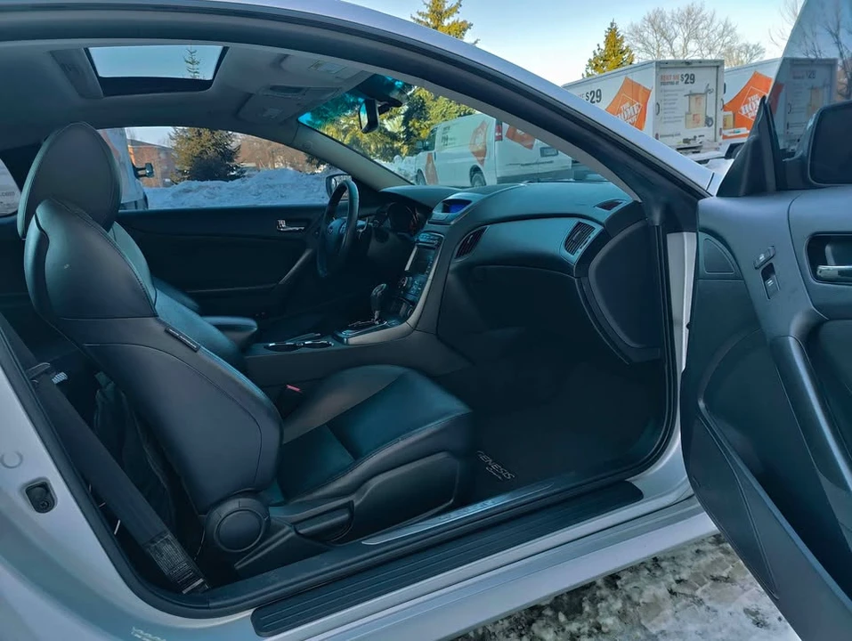 2012 Hyundai Genesis Coupe - Image 15 of 21