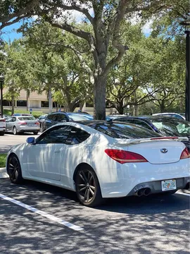 2012 Hyundai Genesis Coupe 3.8 Track