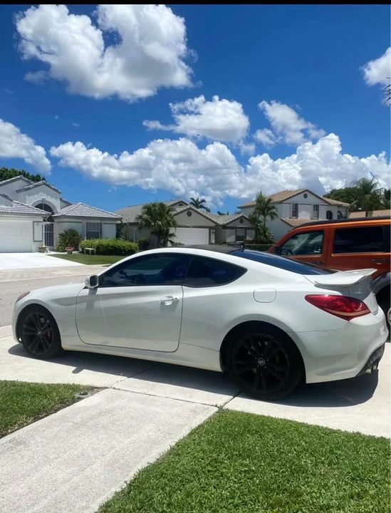 2012 Hyundai Genesis Coupe - Image 12 of 12