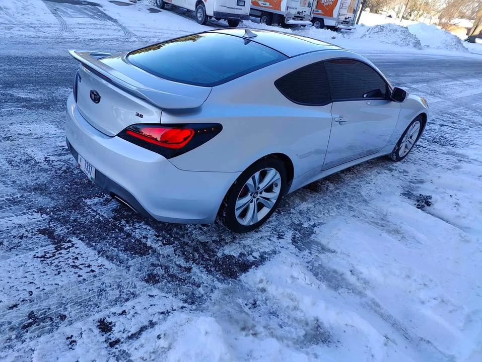 2012 Hyundai Genesis Coupe - Image 4 of 21