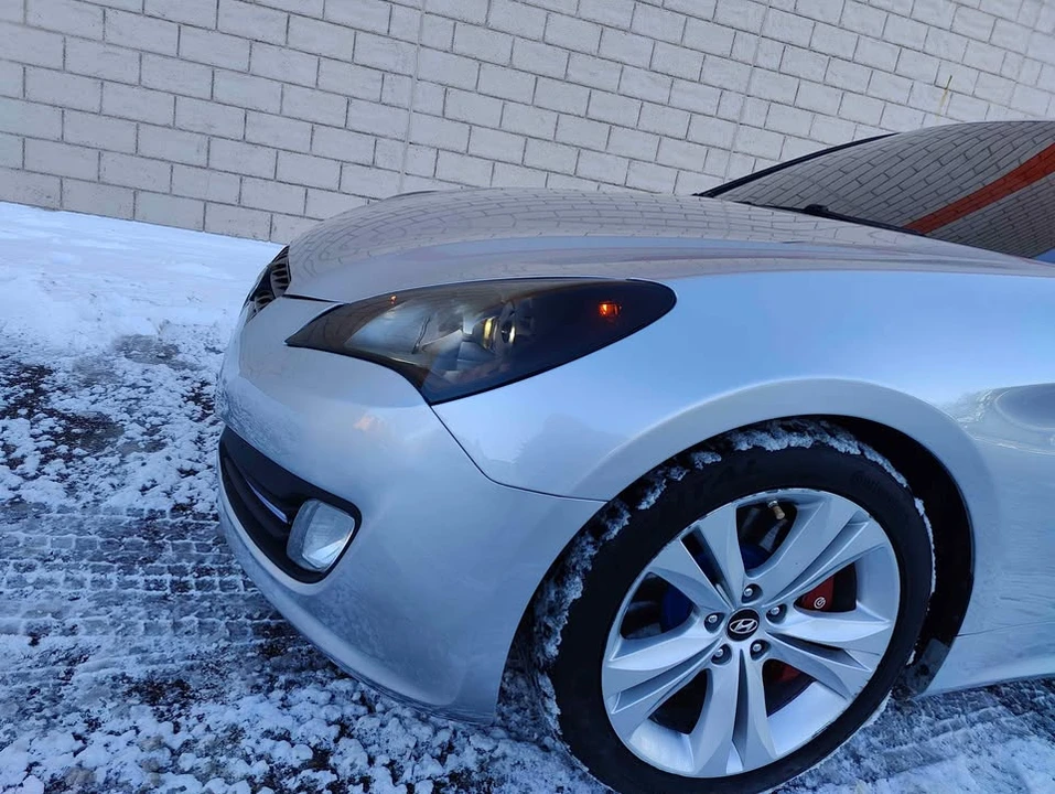 2012 Hyundai Genesis Coupe - Image 10 of 21