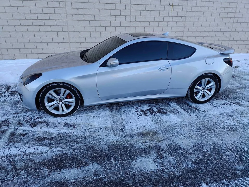 2012 Hyundai Genesis Coupe - Image 9 of 21