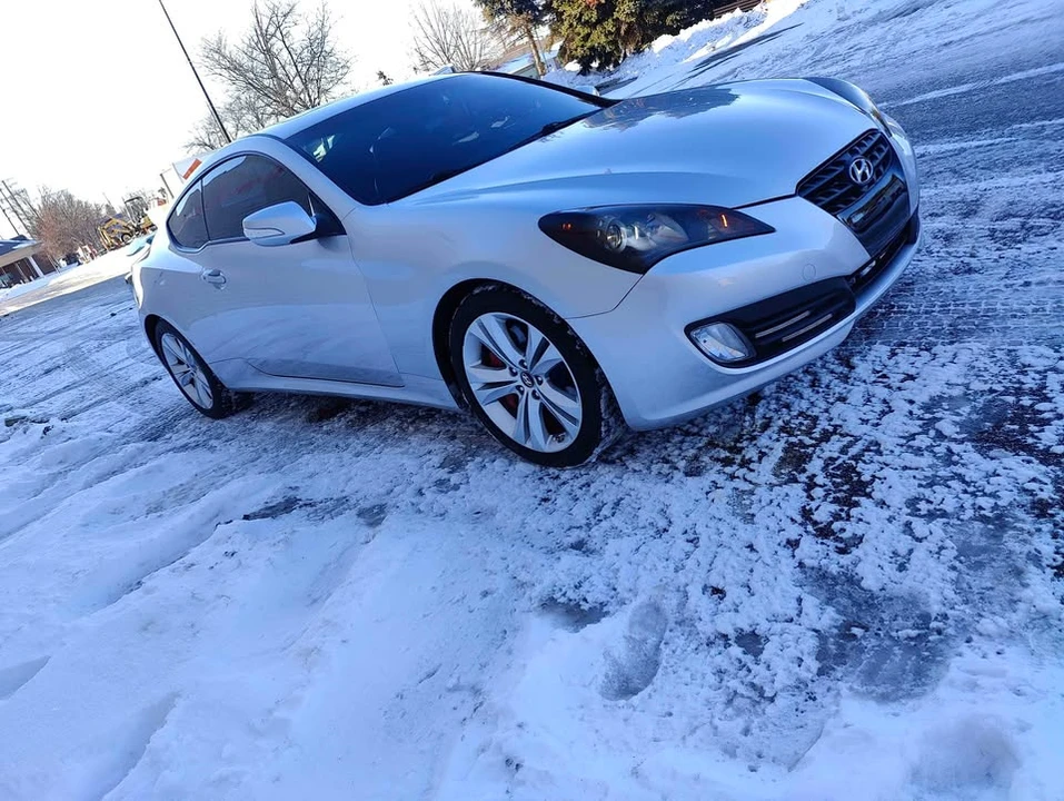 2012 Hyundai Genesis Coupe - Image 20 of 21