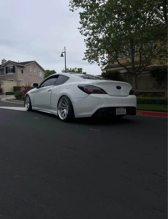 2012 Hyundai Genesis Coupe - Image 2 of 8