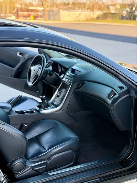 2012 Hyundai Genesis Coupe - Image 14 of 19