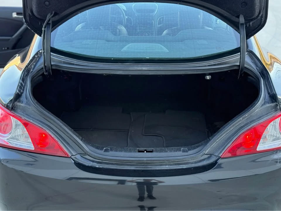 2012 Hyundai Genesis Coupe - Image 18 of 19