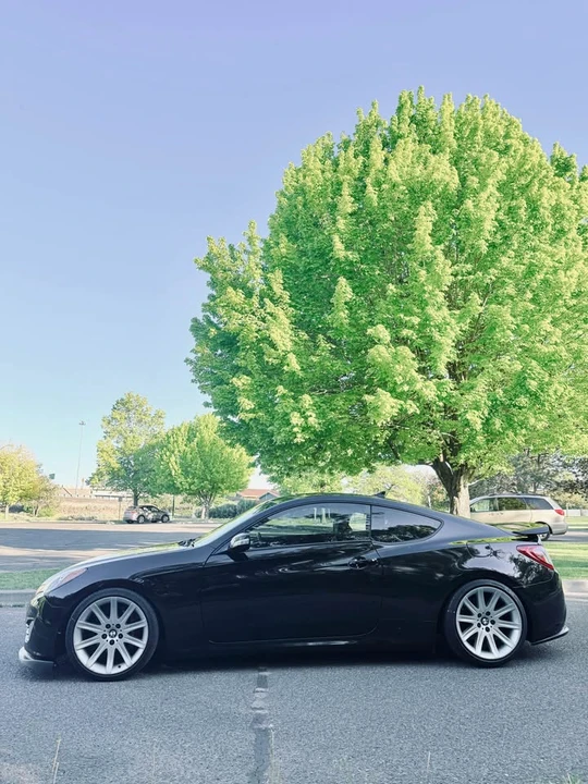 2012 Hyundai Genesis Coupe - Image 2 of 12