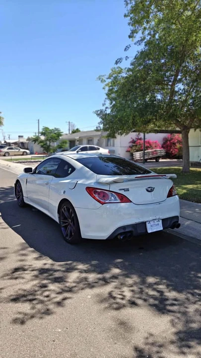 2012 Hyundai Genesis Coupe - Image 7 of 8