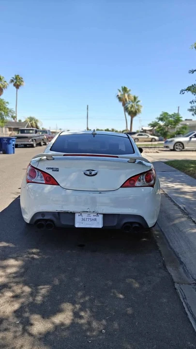 2012 Hyundai Genesis Coupe - Image 6 of 8