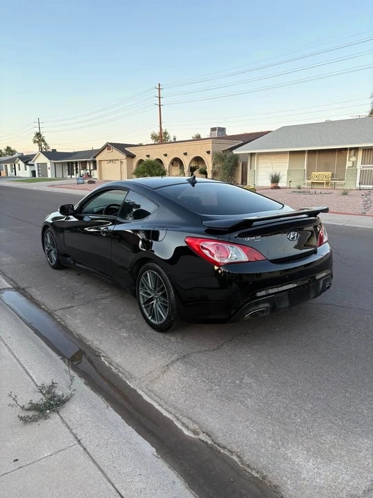 2012 Hyundai Genesis Coupe - Image 5 of 11