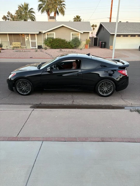 2012 Hyundai Genesis Coupe - Image 4 of 11