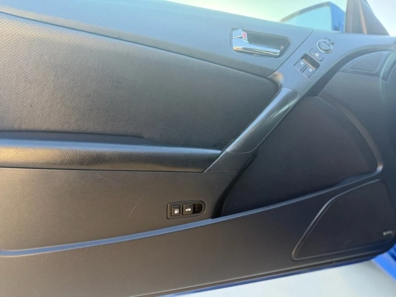 2012 Hyundai Genesis Coupe - Image 9 of 18
