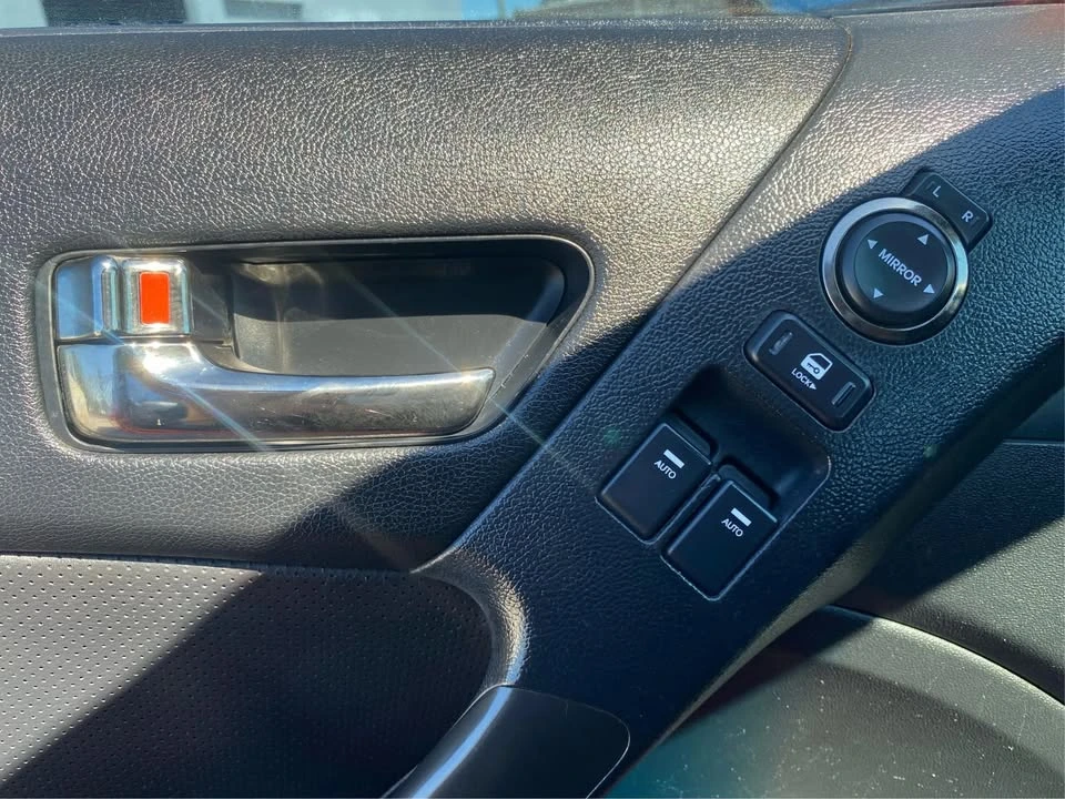 2012 Hyundai Genesis Coupe - Image 13 of 20