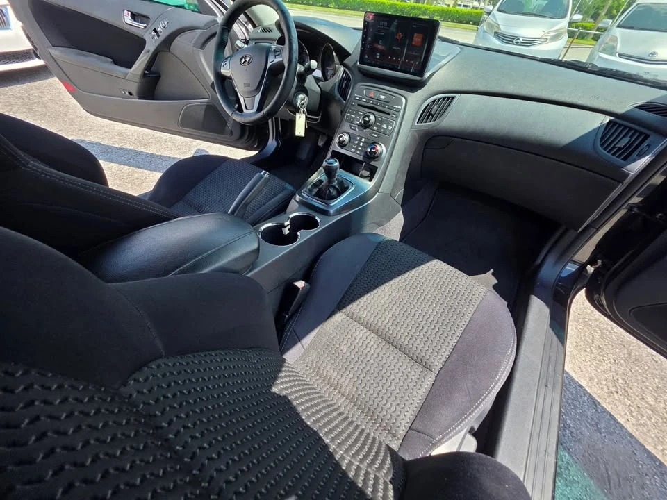 2012 Hyundai Genesis Coupe - Image 14 of 20