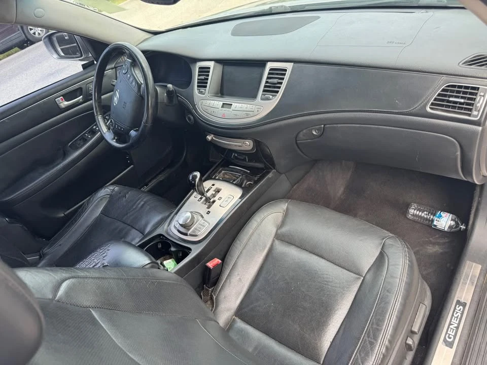 2012 Hyundai Genesis - Image 7 of 10