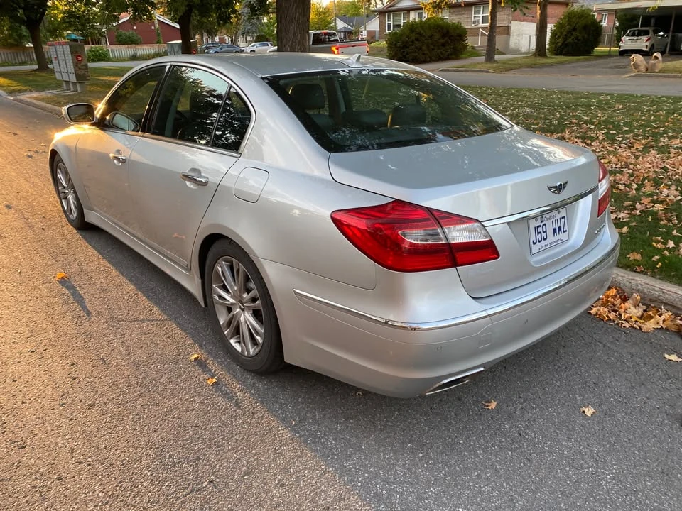2012 Hyundai Genesis - Image 4 of 13