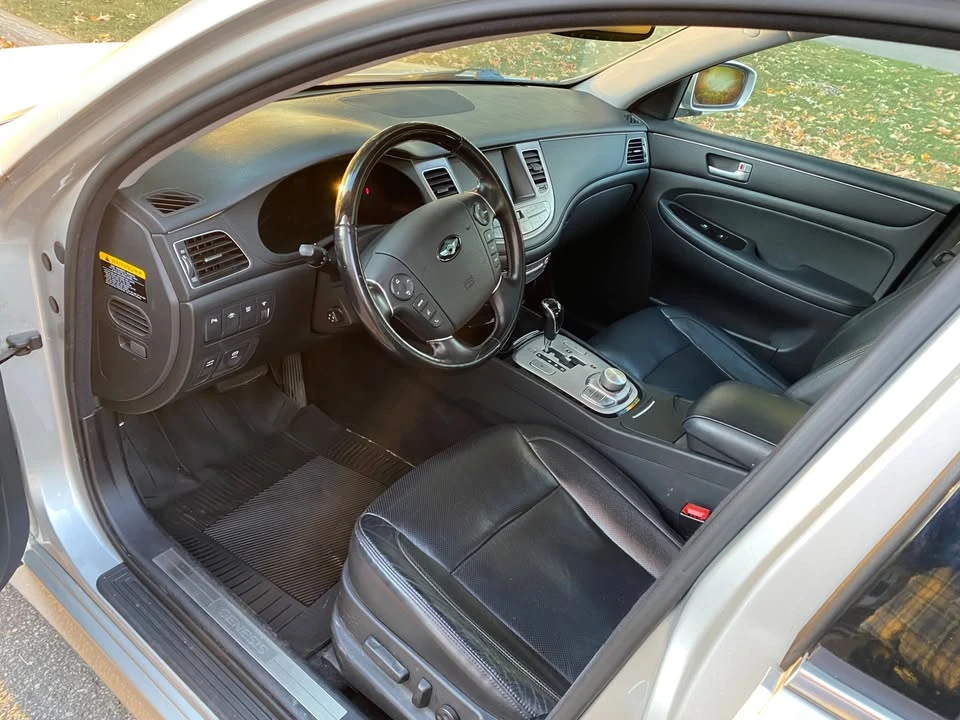 2012 Hyundai Genesis - Image 5 of 13