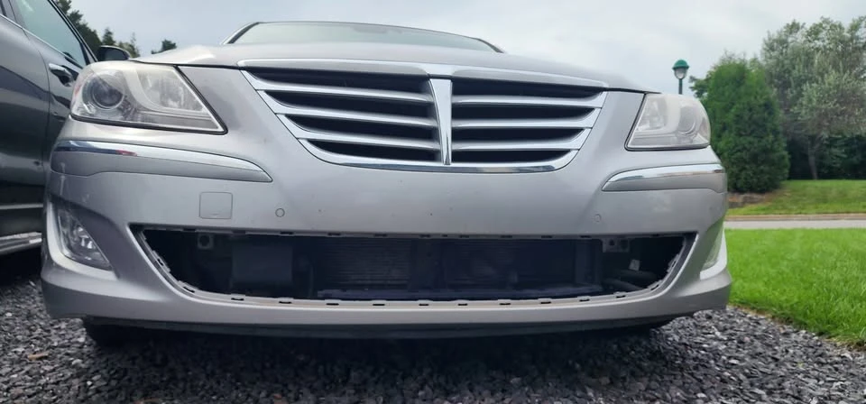 2012 Hyundai Genesis - Image 5 of 8